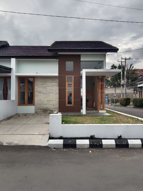 foto tampak rumah tipe 45/107 perumahan PERUMAHAN MENARA LASWI