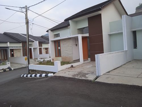 foto tampak rumah tipe 45B/113 perumahan PERUMAHAN MENARA LASWI