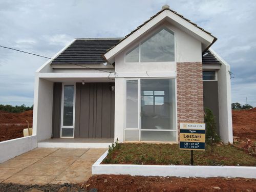 foto tampak rumah tipe LESTARI perumahan KARIAN CITY