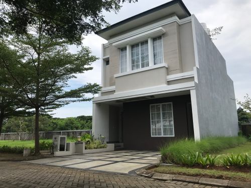 foto tampak rumah tipe Dario (7x18) perumahan Water Front City 2 The Mansion