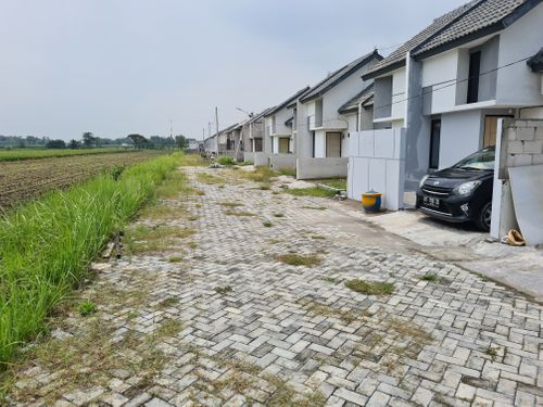 foto posisi tengah perumahan NIRWANA GREEN LAND III