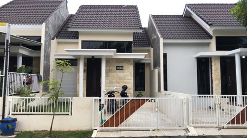 foto tampak rumah tipe 45/84 E4-162 perumahan PT ALAM MAHAMERU