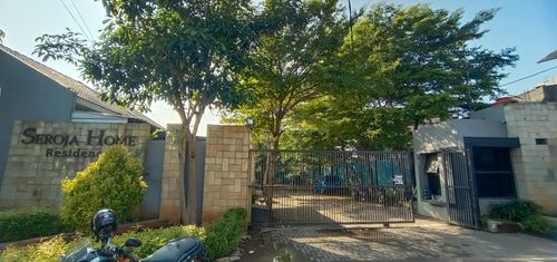 foto gerbang perumahan Seroja Home Residence 1