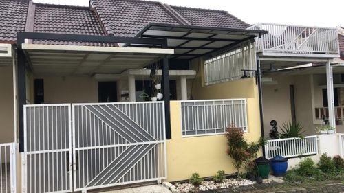 foto tampak rumah tipe 45/72 perumahan PT ALAM MAHAMERU