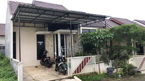 foto tampak rumah tipe 36/72 E4-085 perumahan PT ALAM MAHAMERU