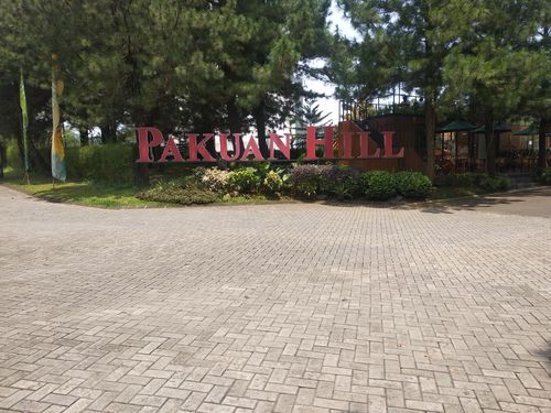 foto gerbang perumahan Pakuan Hill