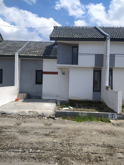 foto tampak rumah tipe 30 perumahan NIRWANA GREEN LAND III