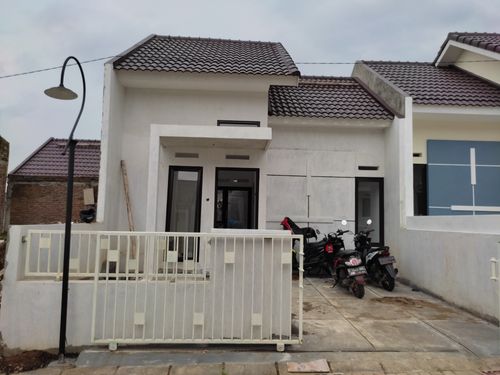 foto tampak rumah tipe 31/60 F1-005 perumahan PT ALAM MAHAMERU
