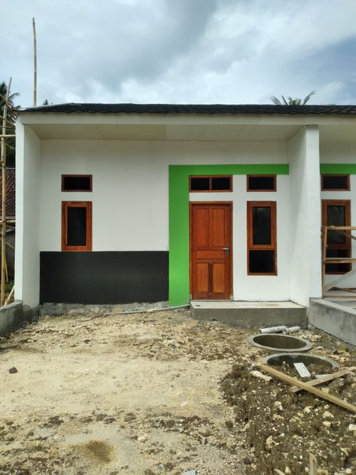 foto tampak rumah tipe 36/72 perumahan PESONA PURWADISASTRA