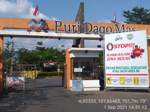 foto gerbang perumahan Puri DagoMas ( Lanjutan )