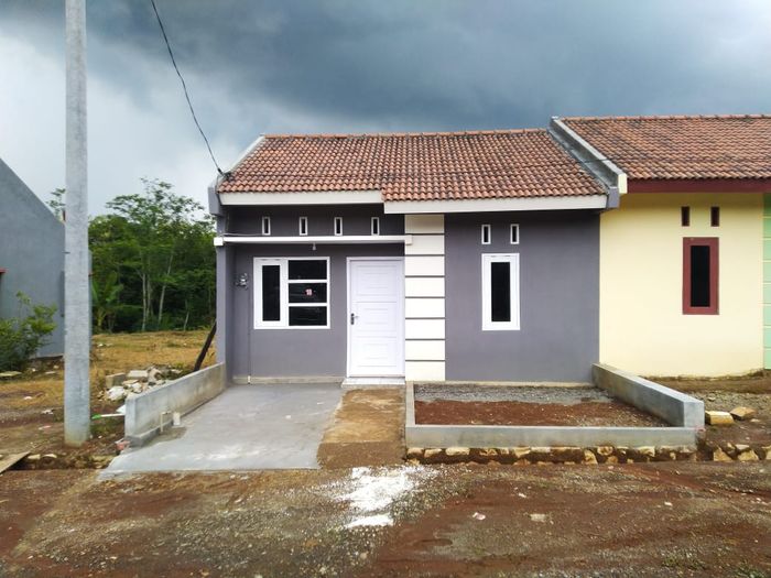 foto tampak rumah tipe 30/60 perumahan Griya Jatipuro Asri