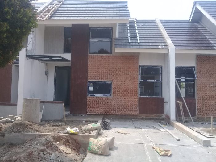 foto tampak rumah tipe 40/100 perumahan PADMA SERPONG