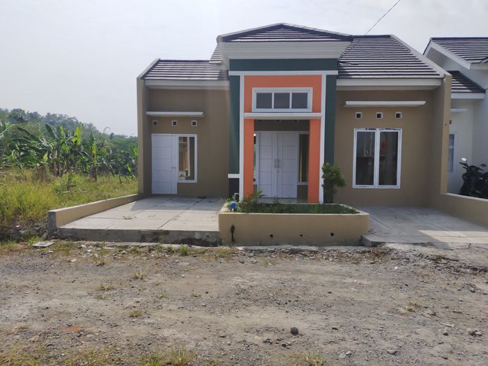 foto tampak rumah tipe 45 G perumahan GRAND KALIORI HILLS