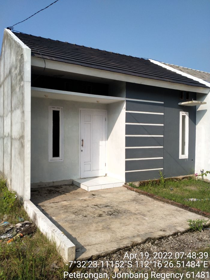 foto tampak rumah tipe A perumahan Annur Regency Peterongan
