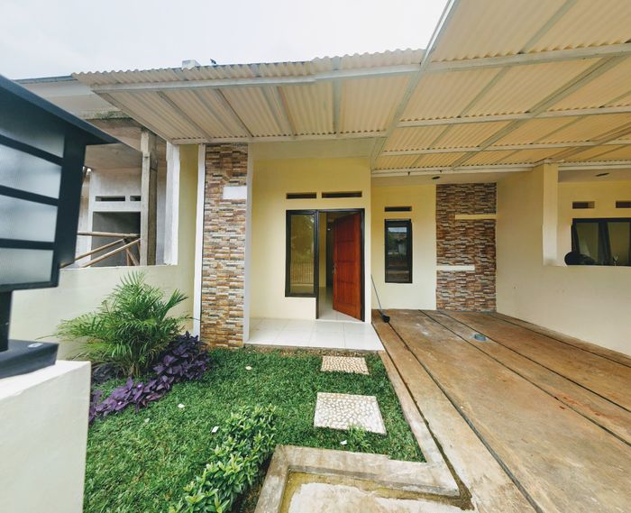 foto tampak rumah tipe Standar perumahan Palm Parung Residence