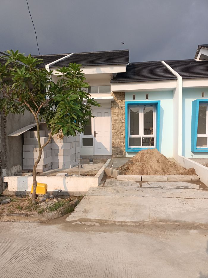 foto tampak rumah tipe PINUS G perumahan GRAND PESONA