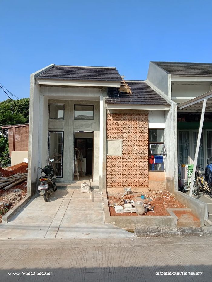 foto tampak rumah tipe 29/90 perumahan PADMA SERPONG