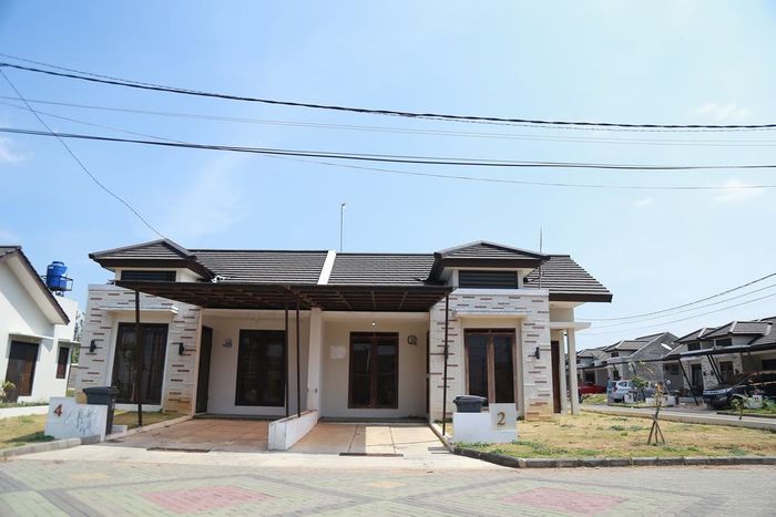foto tampak rumah tipe RA 38/84 perumahan Bumi Panyawangan Cluster Rasamala dan Campaka