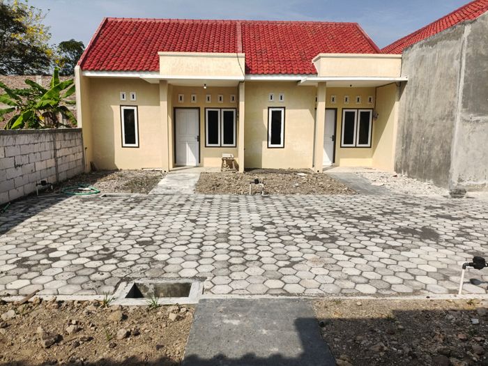 foto tampak rumah tipe 30 perumahan GRAHA MULIA KARANGAWEN 4