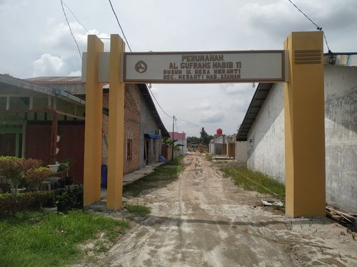 foto gerbang perumahan Perumahan al gufrans habib 11