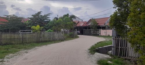 foto gerbang perumahan PERUM BUMI WONGKADITI PERMAI