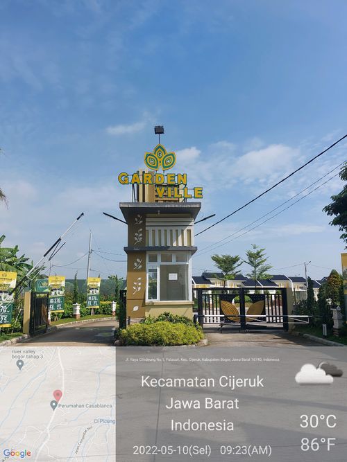foto gerbang perumahan The Garden Villas
