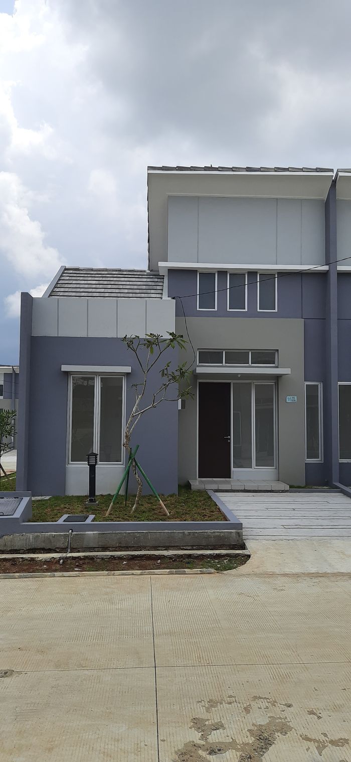foto tampak rumah tipe RE27/72 perumahan MODERNLAND CILEJIT