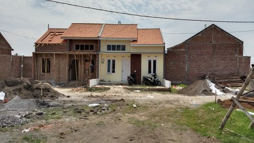 foto contoh rumah perumahan HANANIA INDAH REGENCY