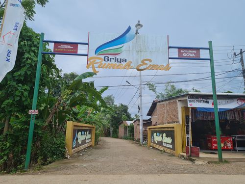 foto gerbang perumahan GRIYA RUMAH EMAS II