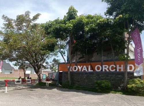 foto gerbang perumahan Perumahan Royal Orchid