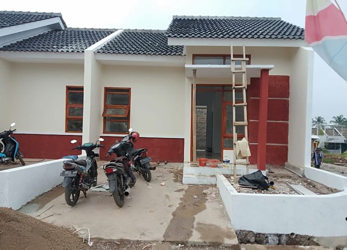 foto tampak rumah tipe 30/72 perumahan BUMI CATUR SIWI SANGKURIANG 2