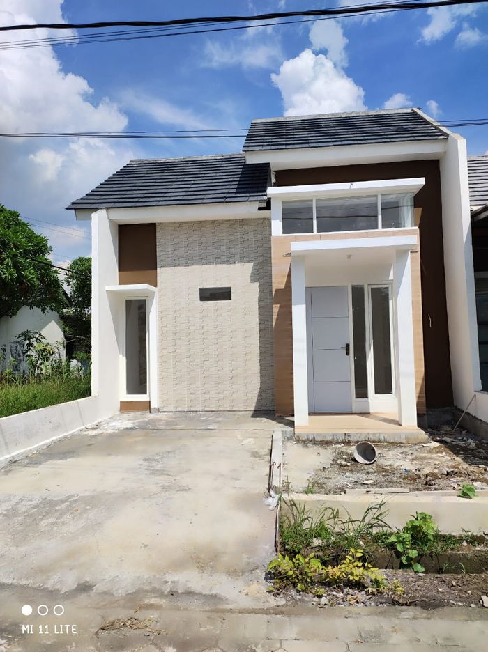 foto tampak rumah tipe D- perumahan The Queen Residence
