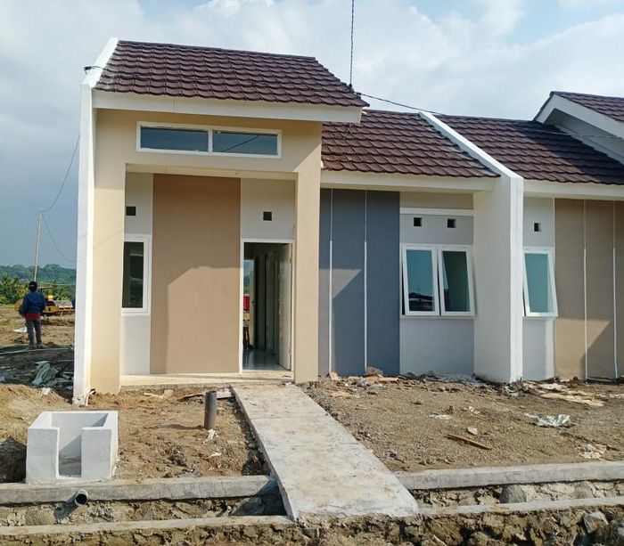 foto tampak rumah tipe 30/60 150.500k perumahan GRAND PANGHEGAR RESIDENCE II