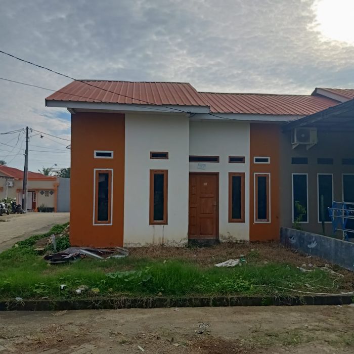 foto tampak rumah tipe deret perumahan GRIYA LONA TIMUR RESIDENCE