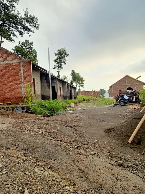 foto gerbang perumahan GRIYA SURYA PRINGSARI 2