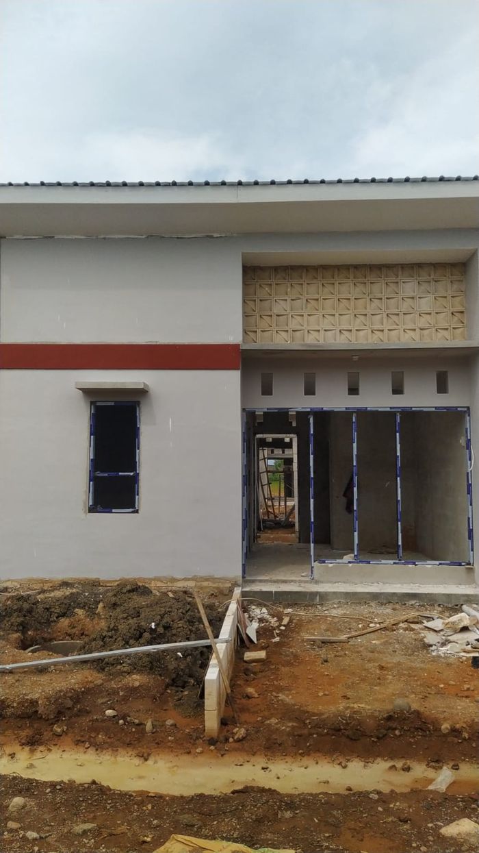 foto tampak rumah tipe 30/60 perumahan Graha Pandawa