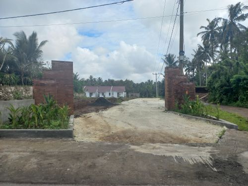 foto gerbang perumahan Udayana Estate