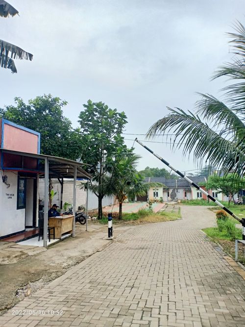 foto gerbang perumahan Perumahan Mutiara Panongan2