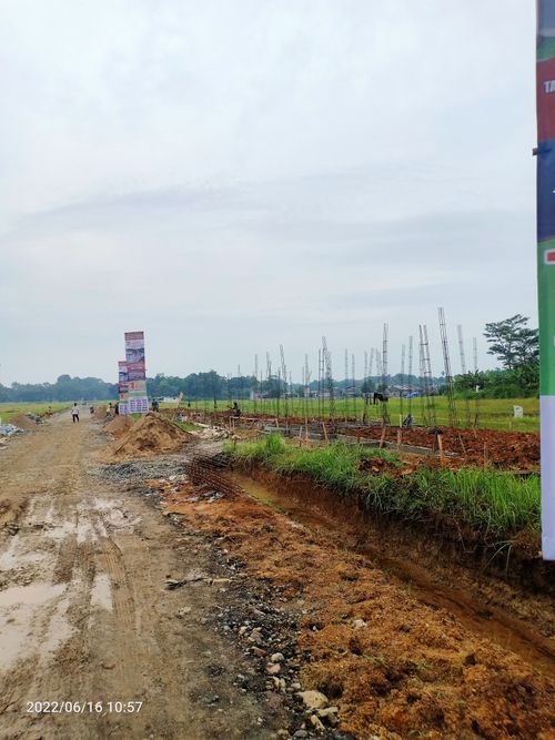 foto posisi tengah perumahan Perumahan Mutiara Panongan2