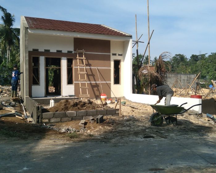 foto tampak rumah tipe T.36/72 perumahan Mutiara Sunrise Residence
