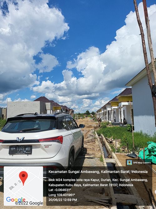 foto gerbang perumahan TIFFANY & LA Residence 4