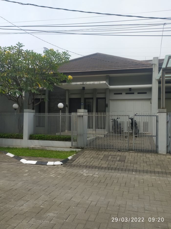 foto tampak rumah tipe 143/198 perumahan BATUNUNGGAL INDAH ESTATE LESTARI H