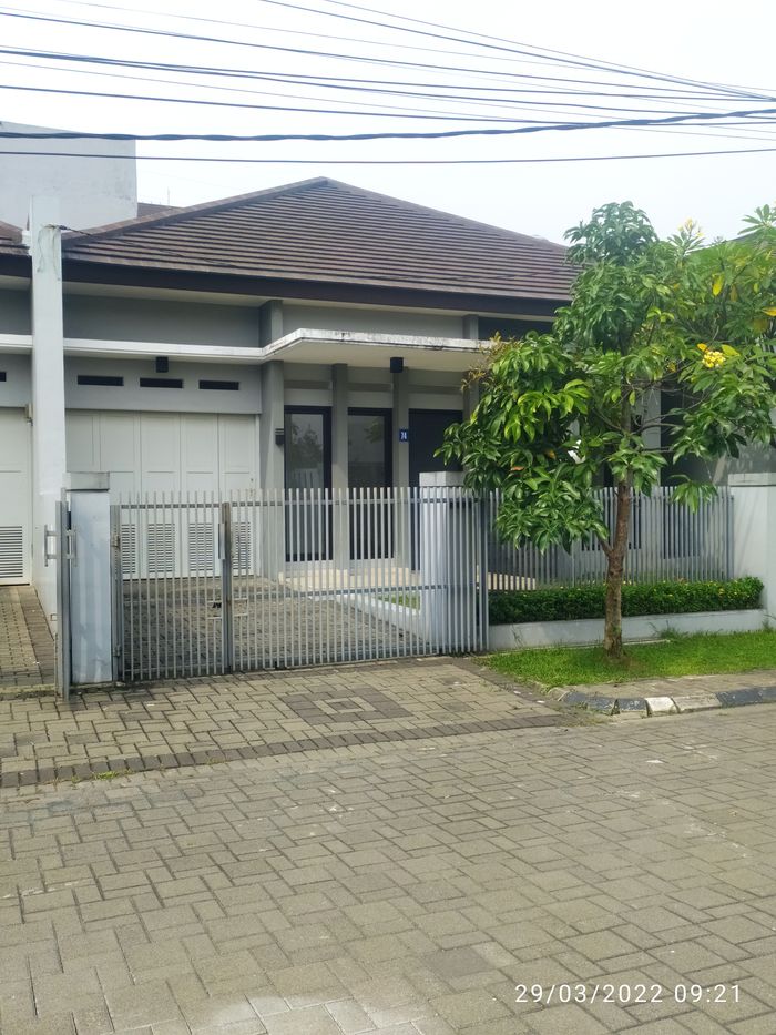 foto tampak rumah tipe 151/242 perumahan BATUNUNGGAL INDAH ESTATE LESTARI H