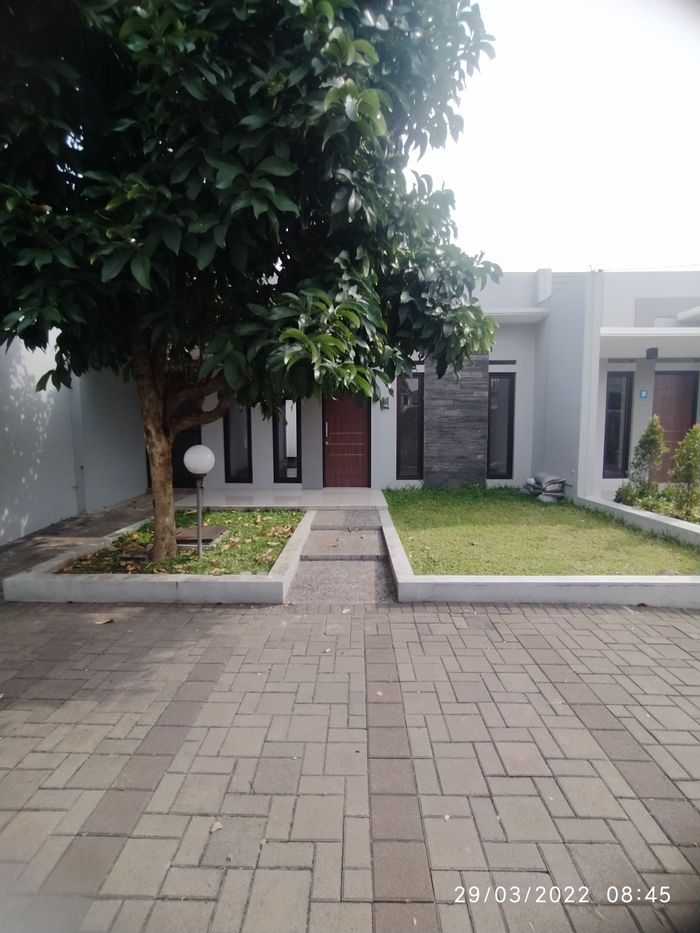 foto tampak rumah tipe 93/185 perumahan BATUNUNGGAL INDAH ESTATE SARI D