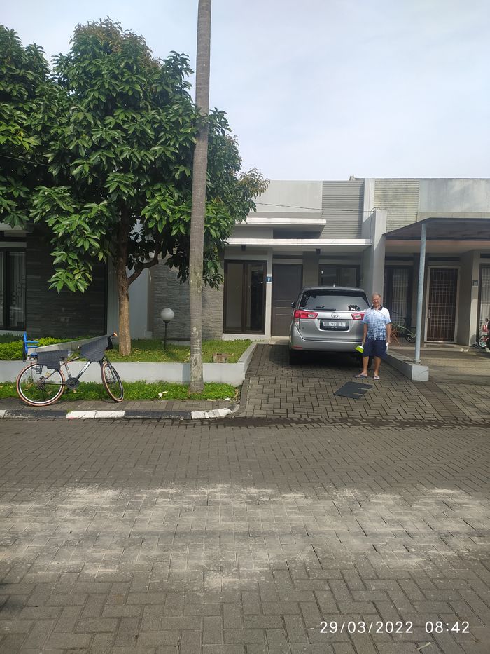 foto tampak rumah tipe 102/163 perumahan BATUNUNGGAL INDAH ESTATE SARI D