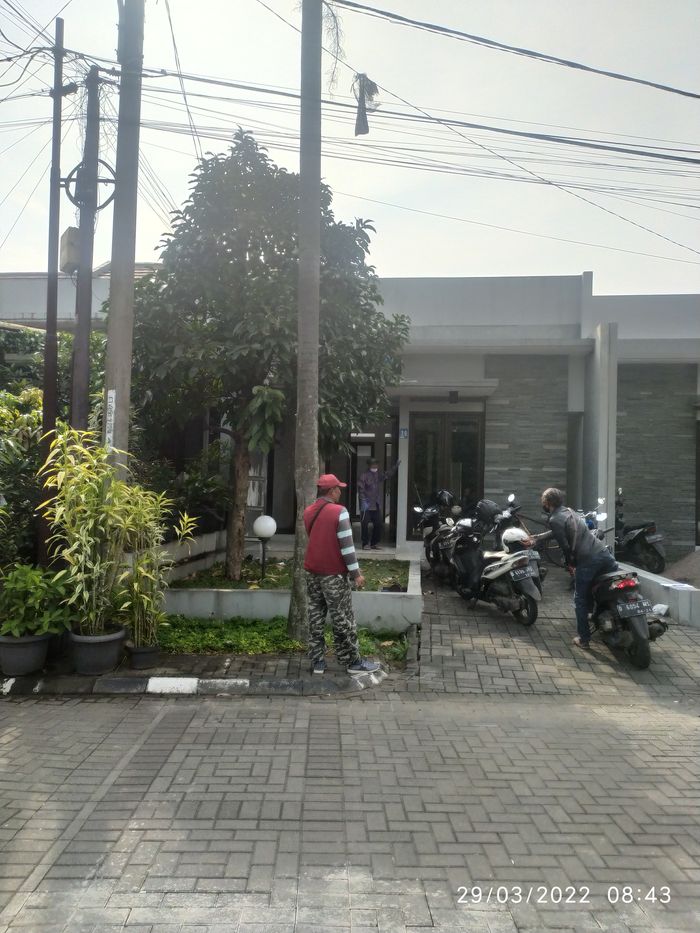 foto tampak rumah tipe 103/160 perumahan BATUNUNGGAL INDAH ESTATE SARI D