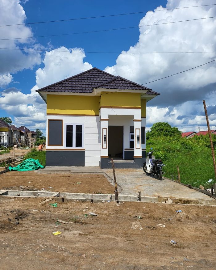 foto tampak rumah tipe TIFFANY & LA Residence 4 perumahan TIFFANY & LA Residence 4