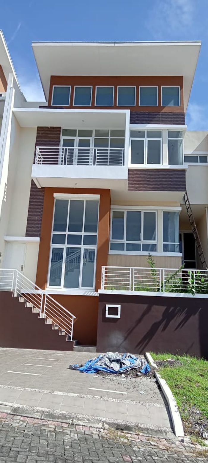 foto tampak rumah tipe 281/330 perumahan BUKIT WAHID REGENCY