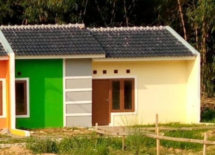 foto tampak rumah tipe standar perumahan GRAND PREMIER RESIDENCE