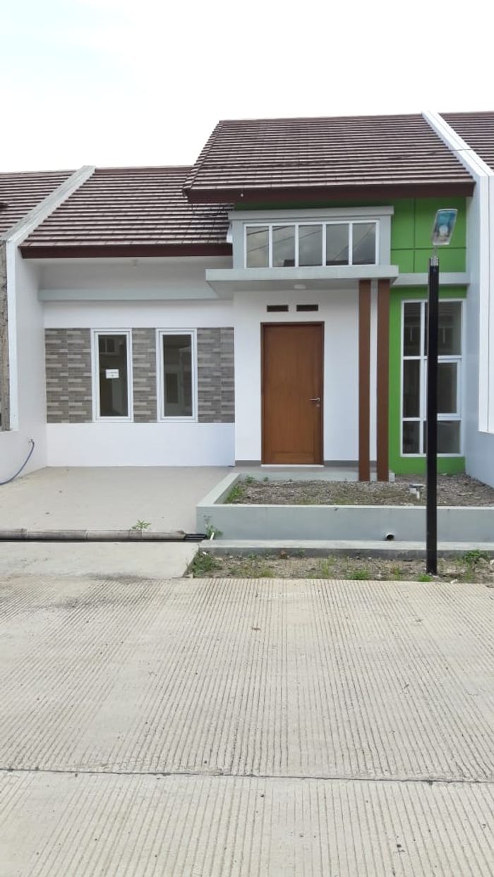foto tampak rumah tipe 54/279 perumahan Garden City 2